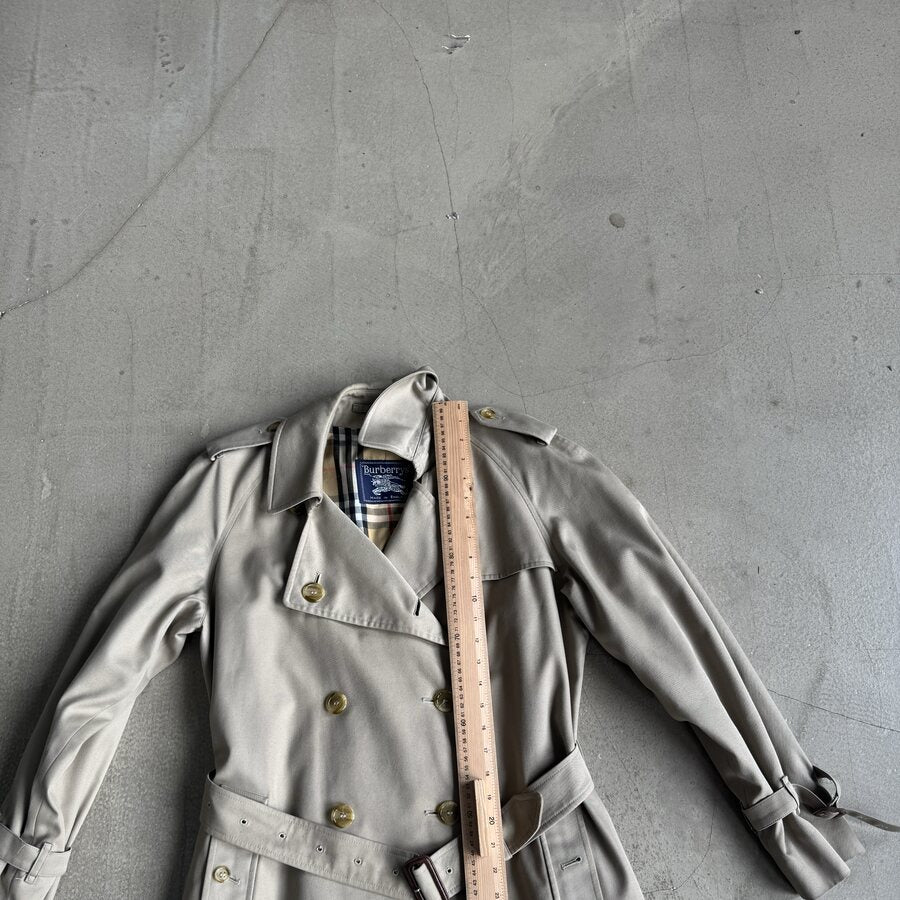 Length (collar to hem), 1 - beside the collar